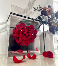 Load image into Gallery viewer, Heart Shaped Preserved Rose Acrylic Box Rose Pulse
