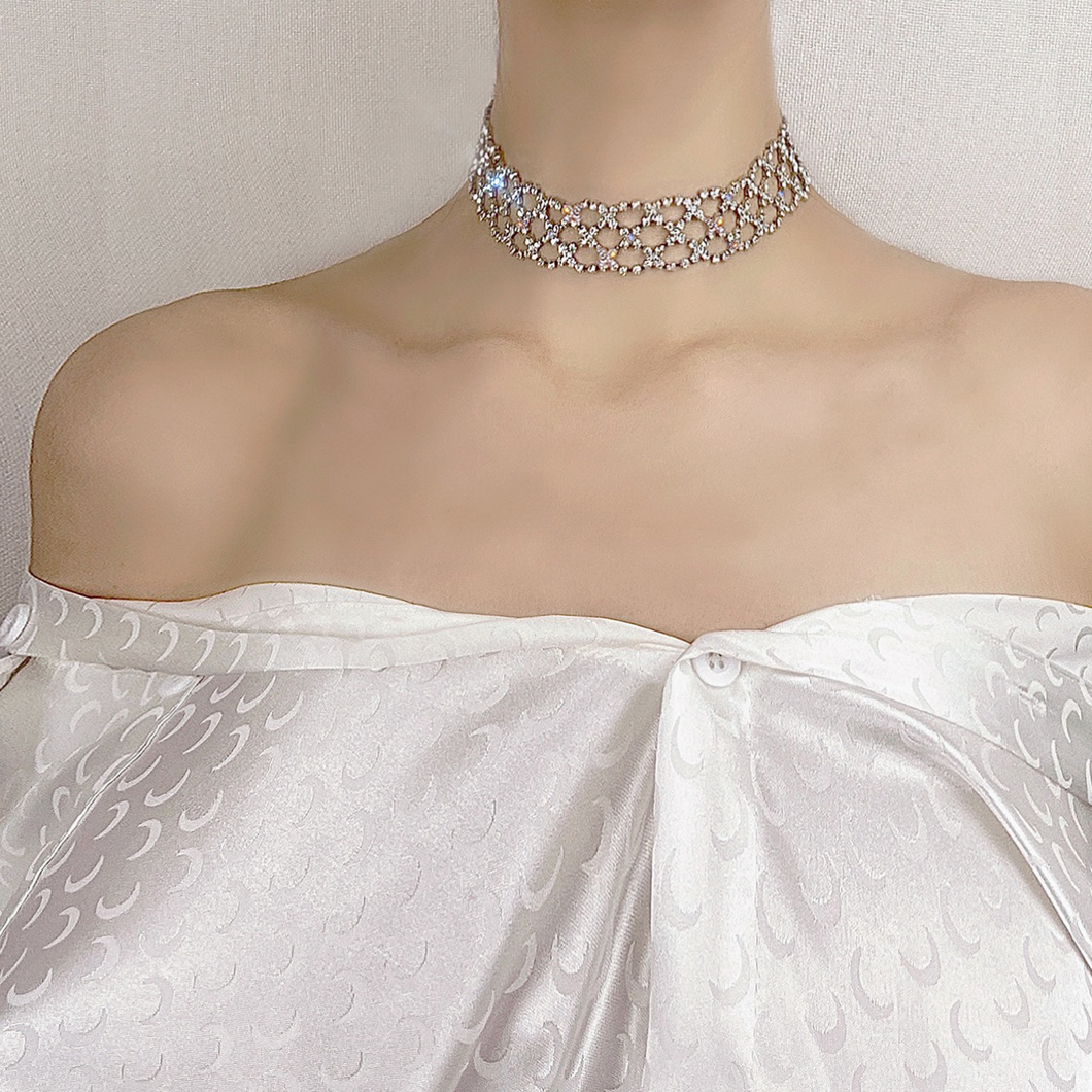 QueenB Choker